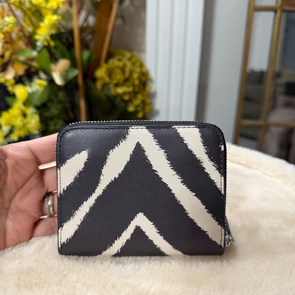 Coach Zebra Print Small Billfold Wallet Model CM780 NWOT - Picture 2 of 10
